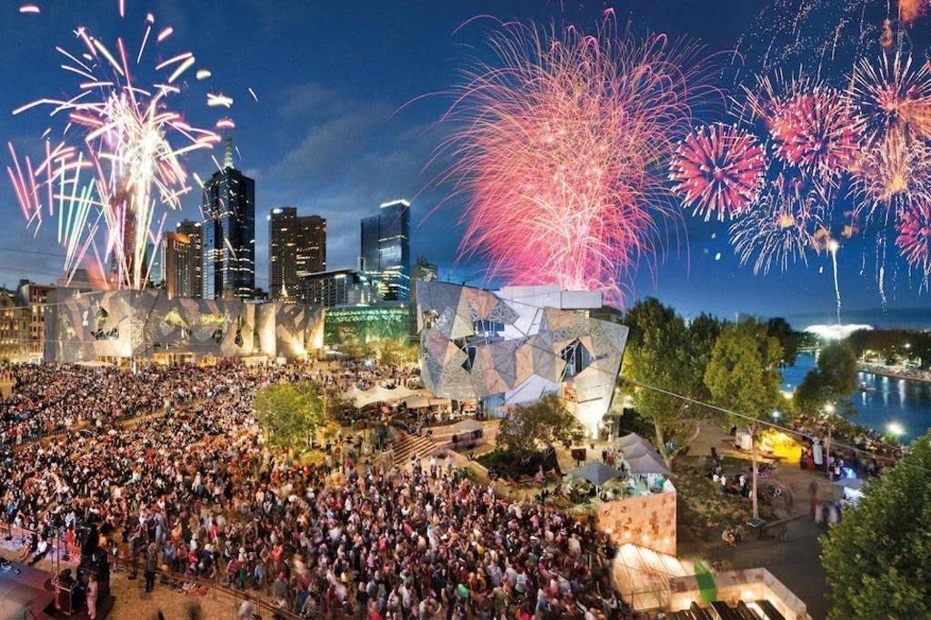 A Chic & Comfy 2Br Apt Near Federation Square メルボルン エクステリア 写真