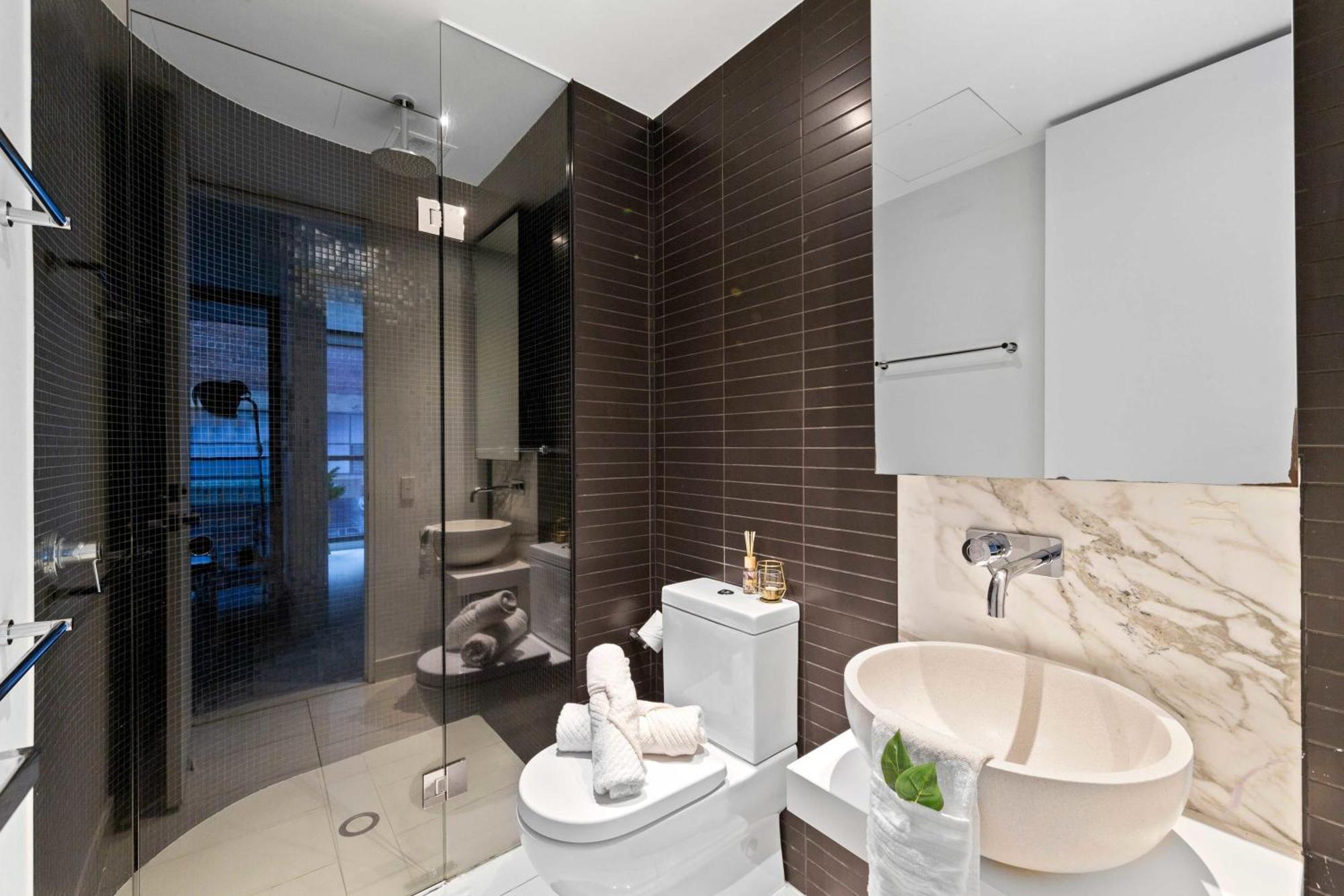 A Chic & Comfy 2Br Apt Near Federation Square メルボルン エクステリア 写真