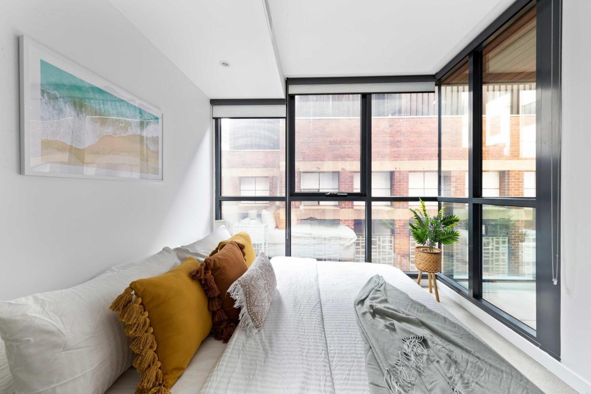 A Chic & Comfy 2Br Apt Near Federation Square メルボルン エクステリア 写真