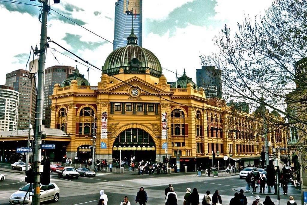 A Chic & Comfy 2Br Apt Near Federation Square メルボルン エクステリア 写真