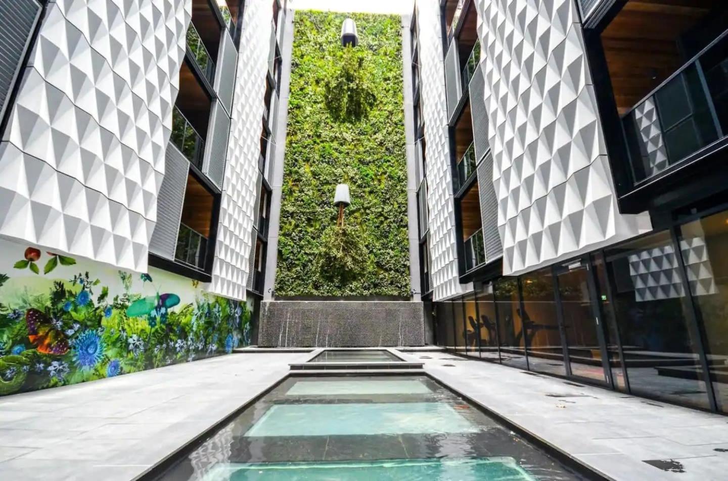A Chic & Comfy 2Br Apt Near Federation Square メルボルン エクステリア 写真